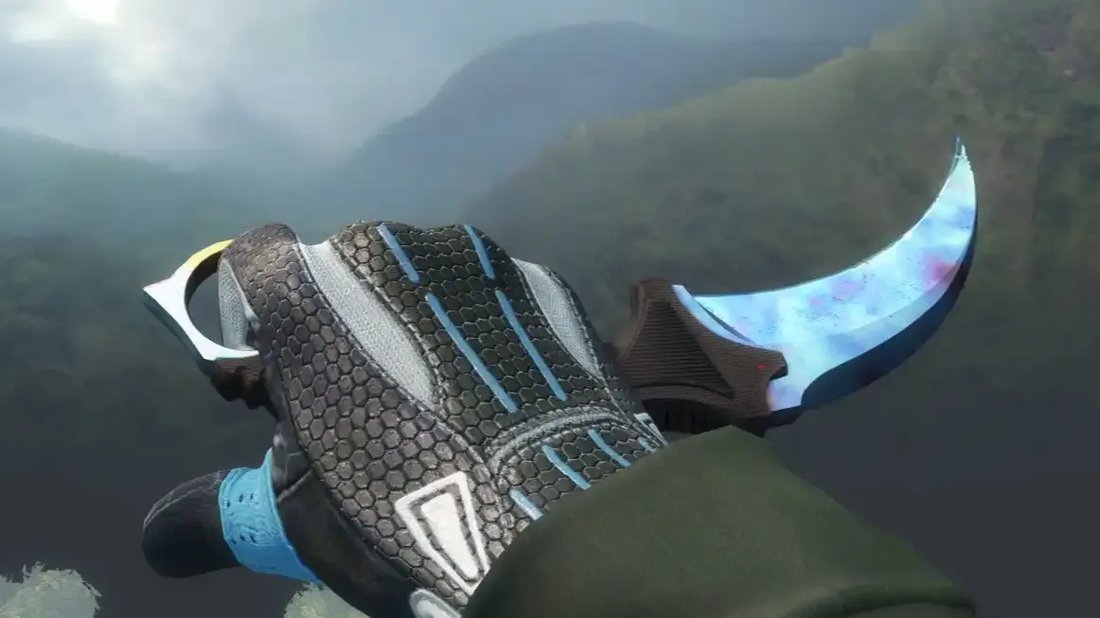 CS2 Karambit Case Hardened Blue Gem knife in-game